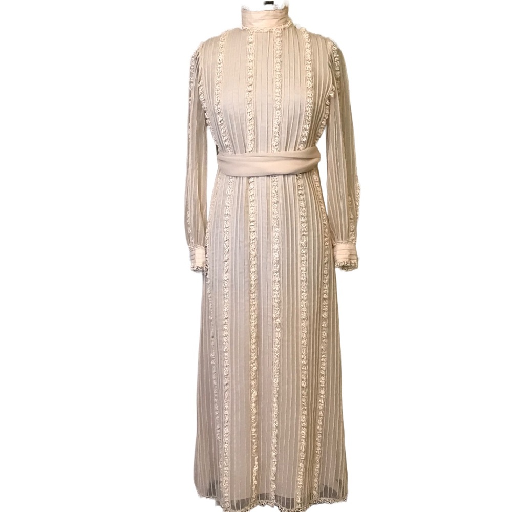 Elegant Vintage 70s Designer Cream Maxi Wedding Dress